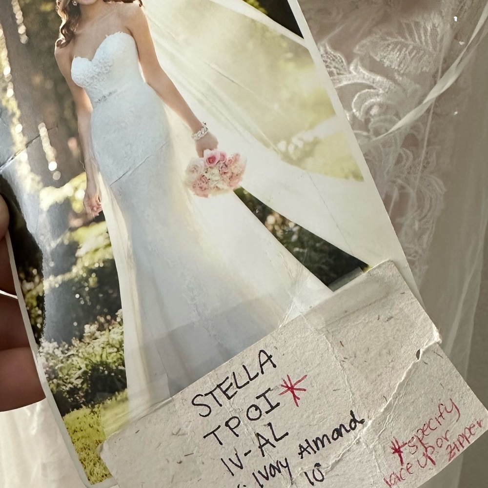 Stella York lace Fit and Flare Wedding Dress - Picture 5 of 11